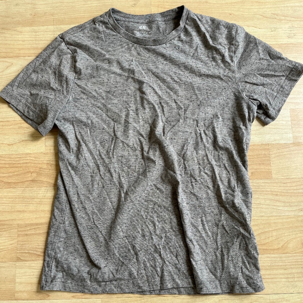 H&M Cotton crewneck tee tan with Brown Specks (Medium)